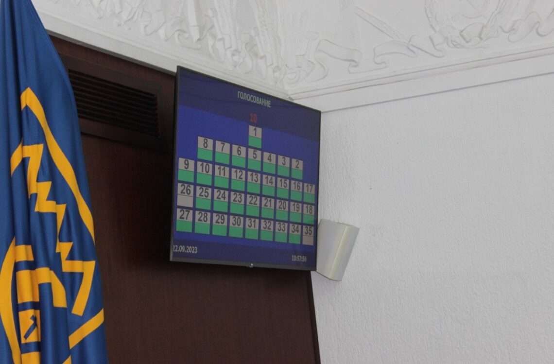 Депутатов гордумы Тольятти научили пользоваться кнопками