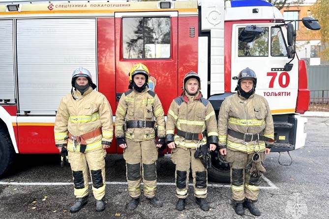 Тольяттинские пожарные спасли из огня 12 человек
