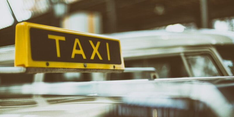 В Тольятти таксисты в несколько раз подняли цены из-за непогоды