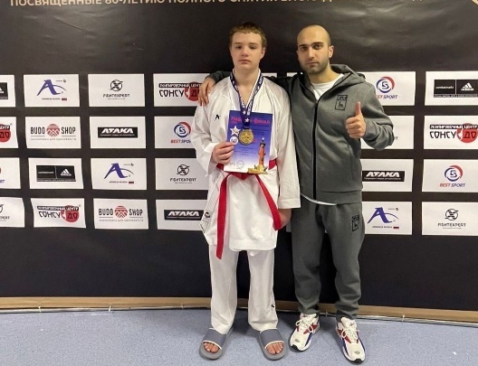 На Всероссийских соревнованиях по каратэ тольяттинец выиграл золото