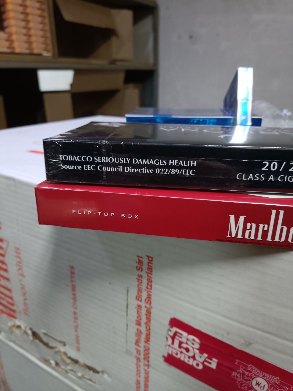 Пачки нелегальных сигарет стоимостью 12 млн рублей обнаружили на складе в Тольятти